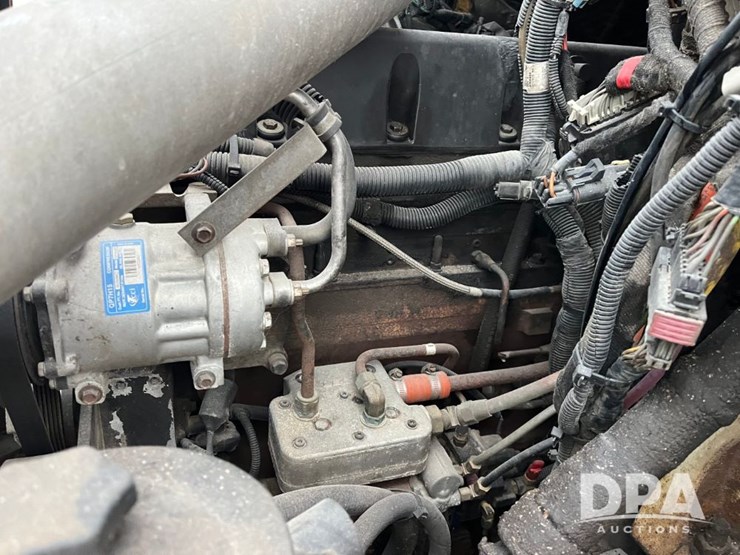 2005-international-7600-image-74