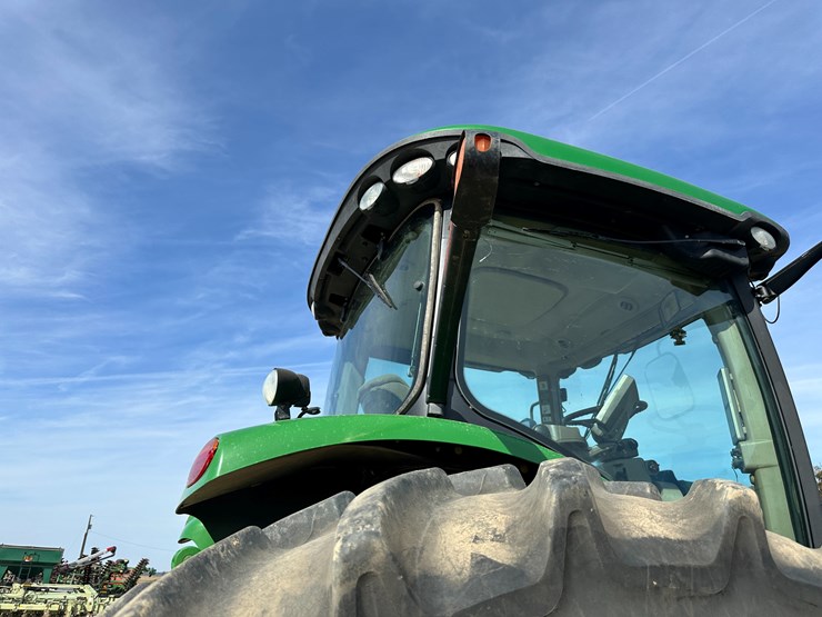 2016-john-deere-8320r-image-41