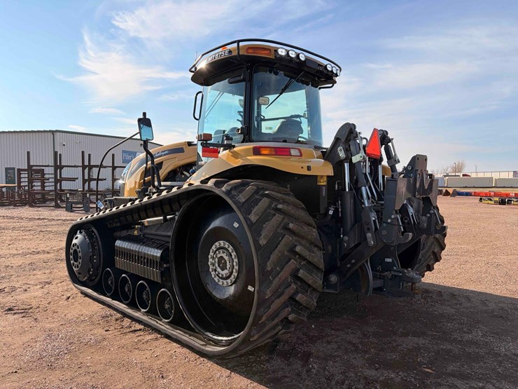 2020-agco-mt875e-large-frame-row-crop-track-tractor-image-4