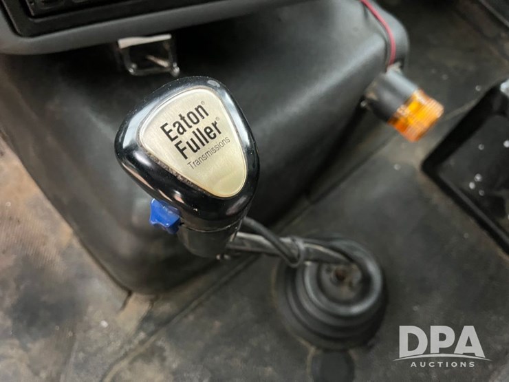 2005-international-7600-image-65