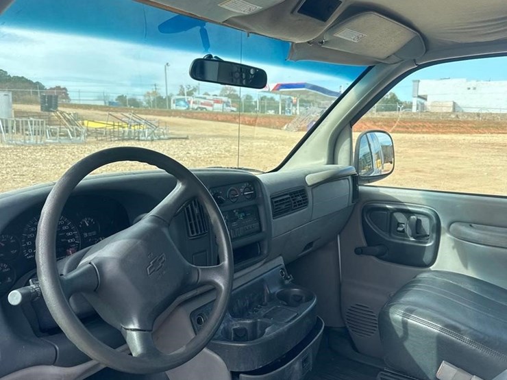 1998-chevrolet-express-1500-image-23