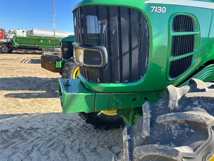 2010-john-deere-7130-image-26