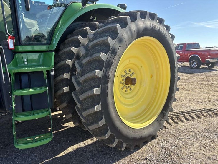 john-deere-8230-image-8