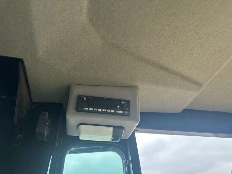 2022-caterpillar-140gc-image-92