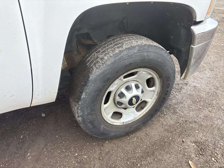 2014-chevrolet-2500-image-11