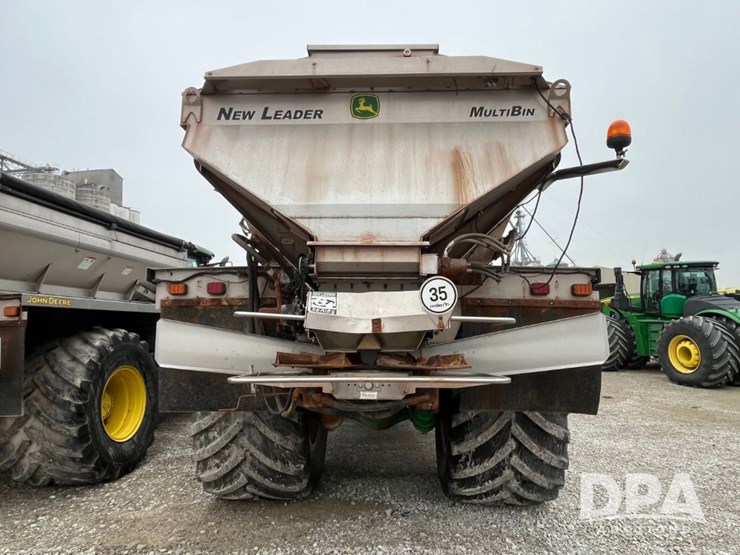 2017-john-deere-f4365-image-8