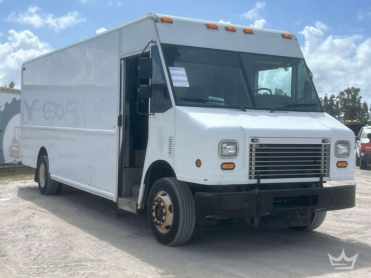 2014-freightliner-mt55-image-2