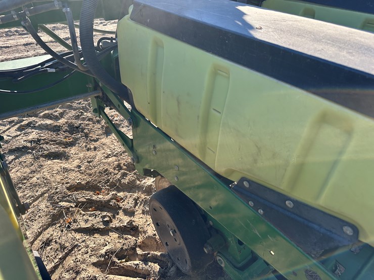 john-deere-1720-image-23