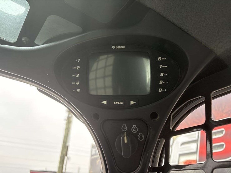 2019-bobcat-t870-image-18