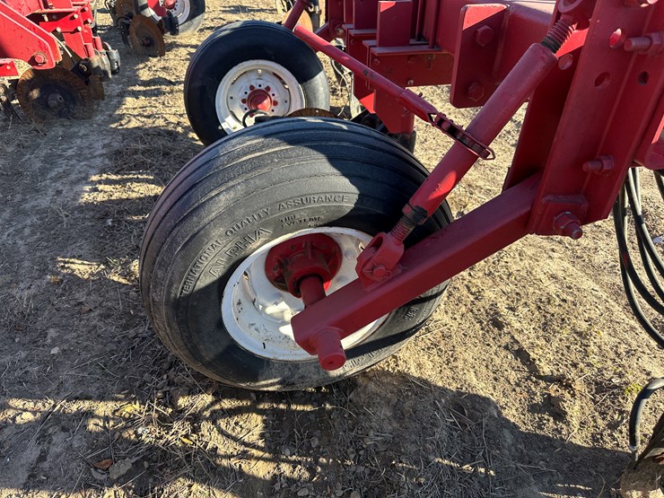 #33739-•-~20'-row-crop-cultivator-image-15