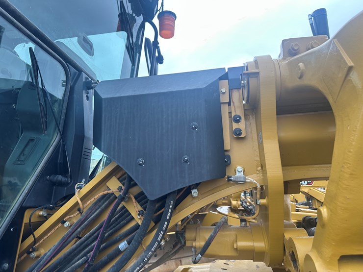 2022-caterpillar-140gc-awd-image-55