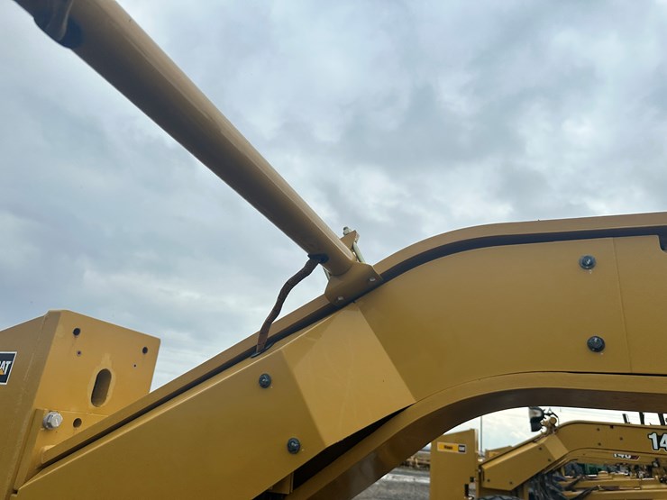 2022-caterpillar-140gc-image-36