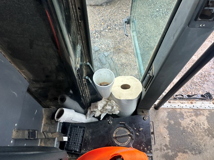 2022-caterpillar-140gc-image-94