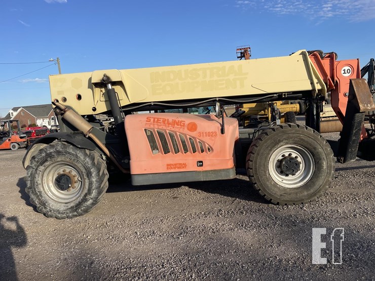 2011-jlg-g10-55a-image-1