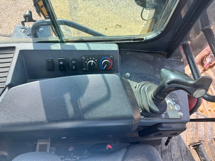 2020-deere-450k-image-19