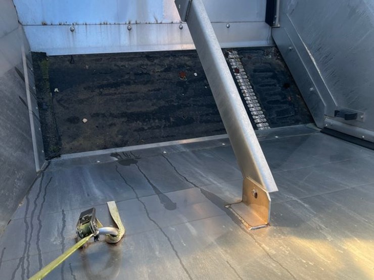 2013-john-deere-4940-image-14