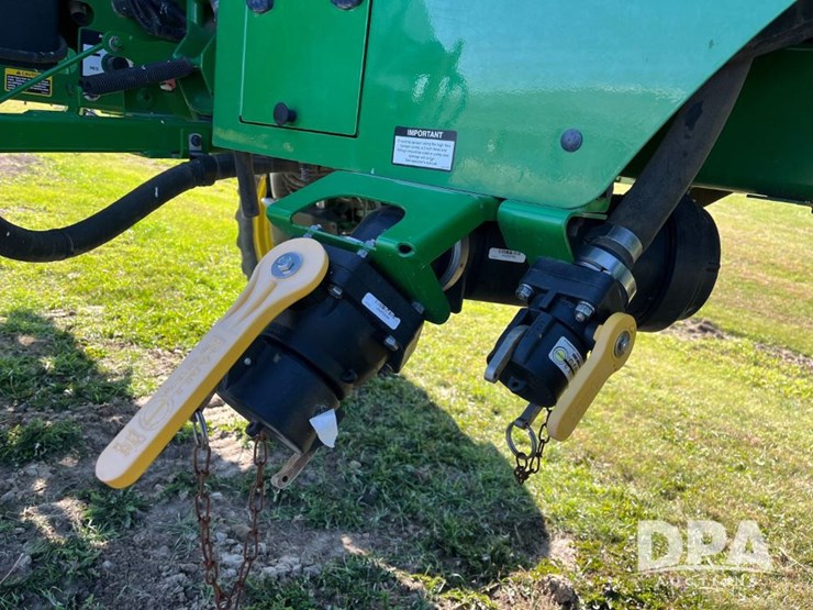 2021-john-deere-r4044-image-54