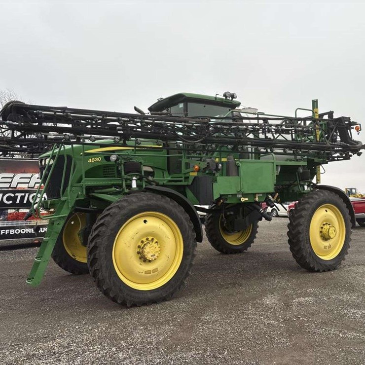JOHN DEERE 4830