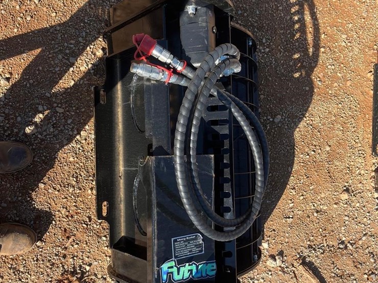 future-jbd-hydraulic-32-in-mini-skid-steer-loader-image-5