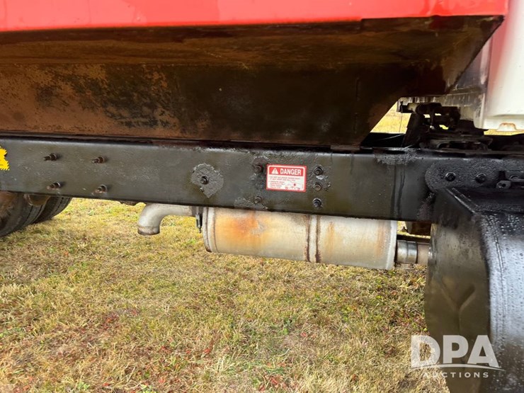 2004-international-7400-image-30