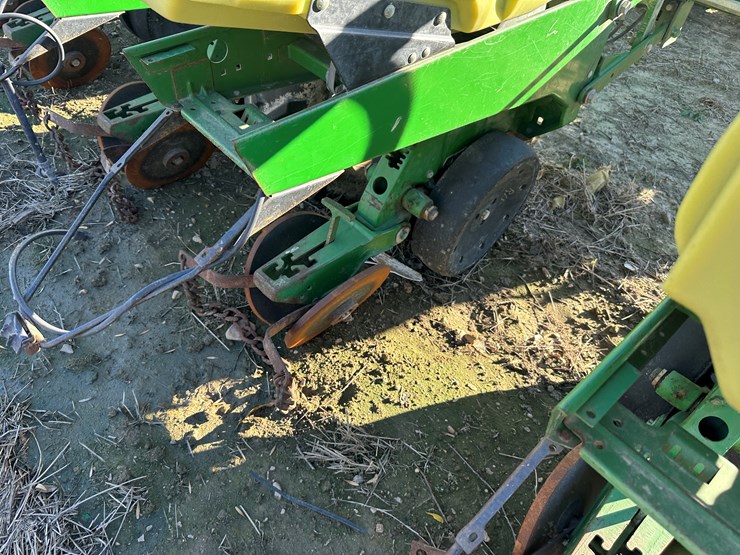 john-deere-1720-image-32