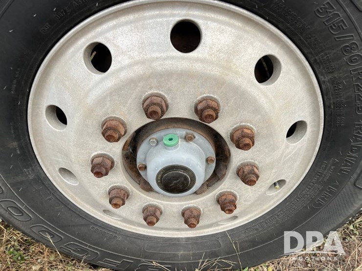 2005-international-7600-image-16