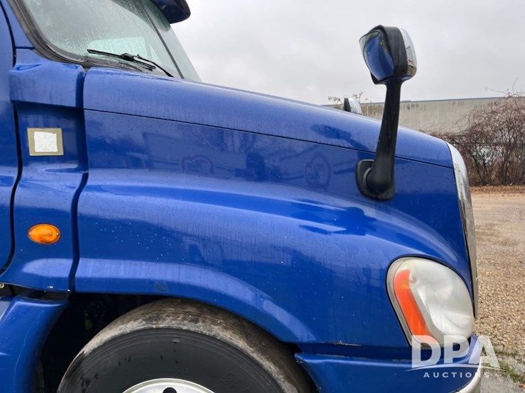 2013-freightliner-truck-(jn3436,-unit-4076)-image-24