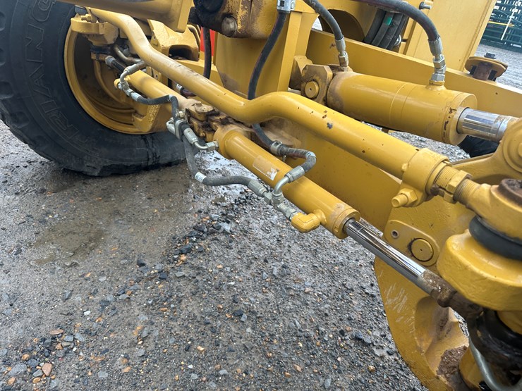 2022-caterpillar-140gc-awd-image-53