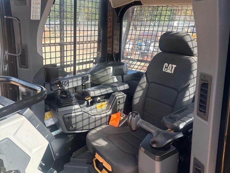 2021-caterpillar-d5-image-36