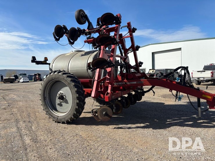 case-ih-2800-image-15