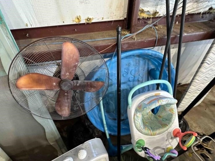 assorted-decor,-fans,-lamps,-doors-etc..-image-8