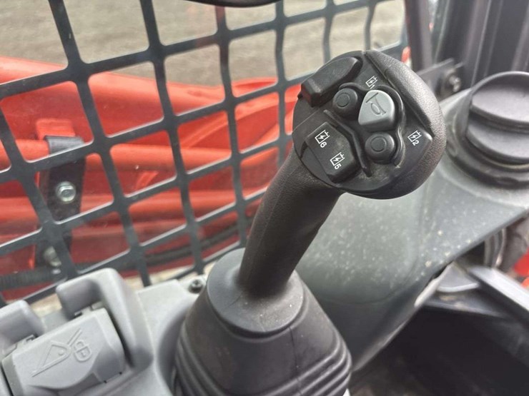 kubota-svl97-2-image-16