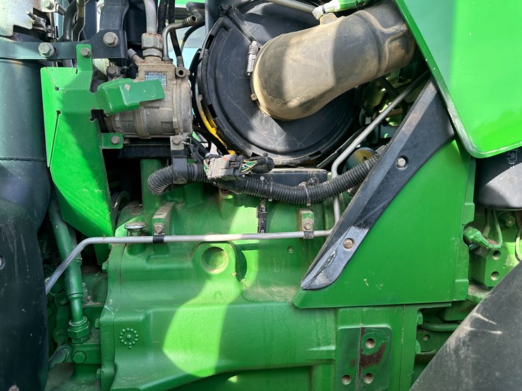 2012-john-deere-8360r-image-58