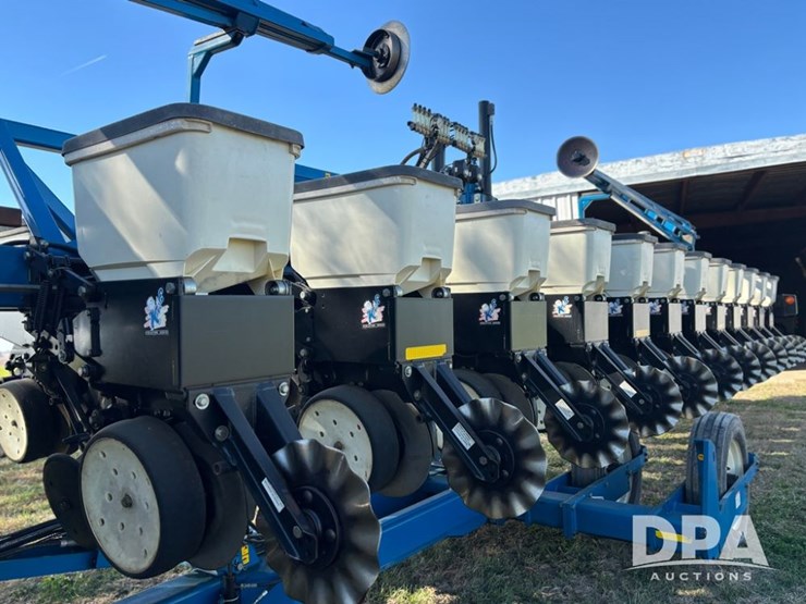 2022-kinze-3600-image-13