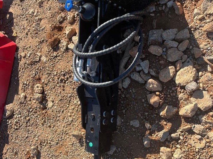 future-mini-skid-steer-hydraulic-breaker-hammer-image-2