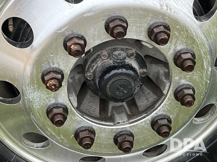 2013-freightliner-truck-(jn3436,-unit-4076)-image-19