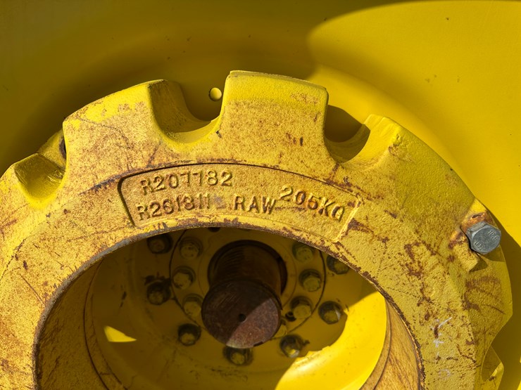 2016-john-deere-8320r-image-11