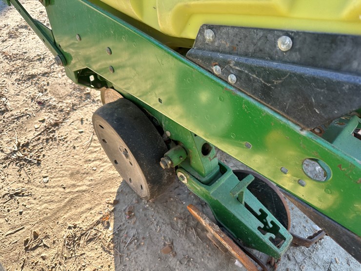 john-deere-1720-image-34