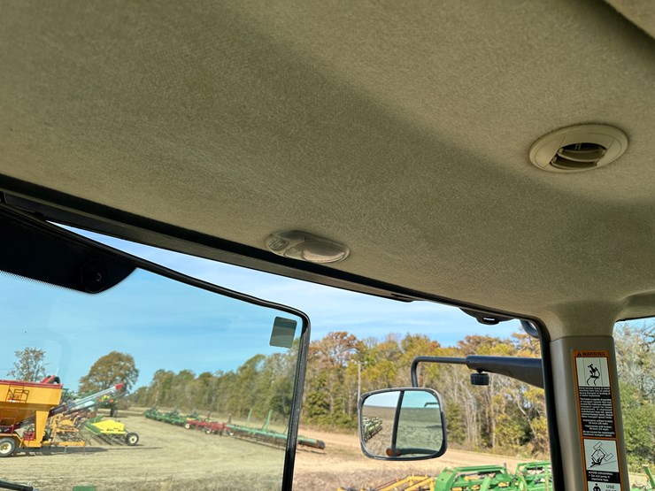 2010-john-deere-8285r-image-59