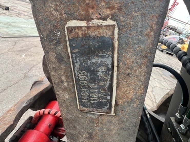 2017-volvo-ec220el-image-15