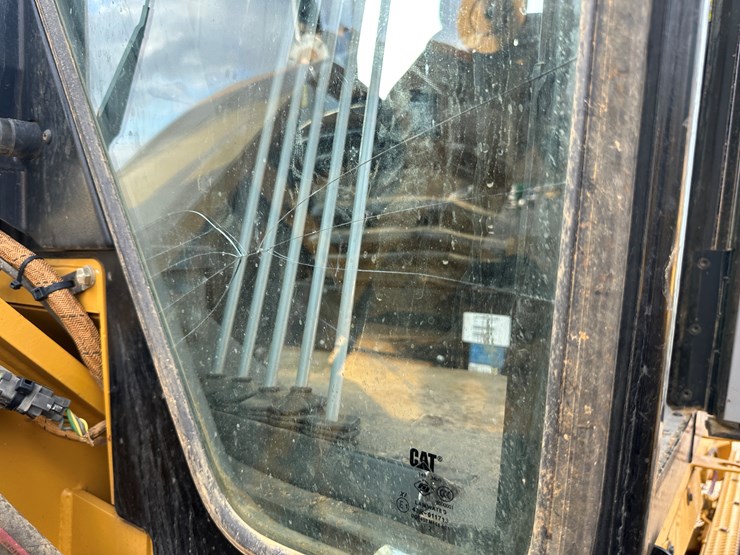 2022-caterpillar-140gc-image-93