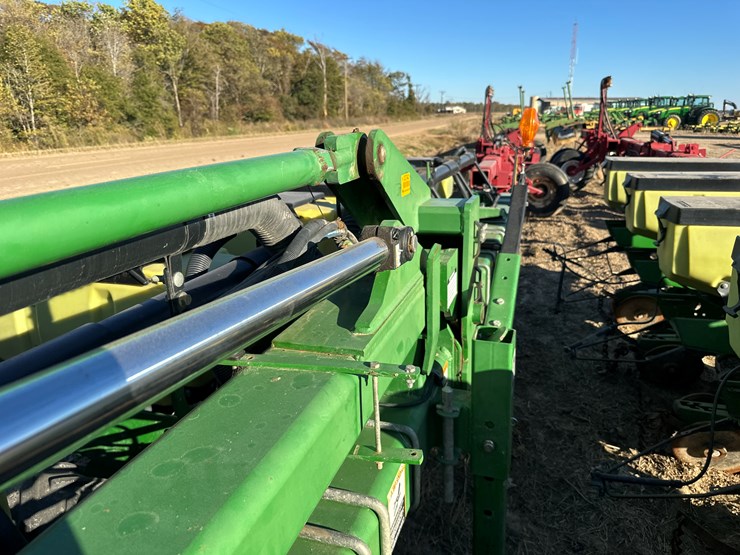 john-deere-1720-image-47