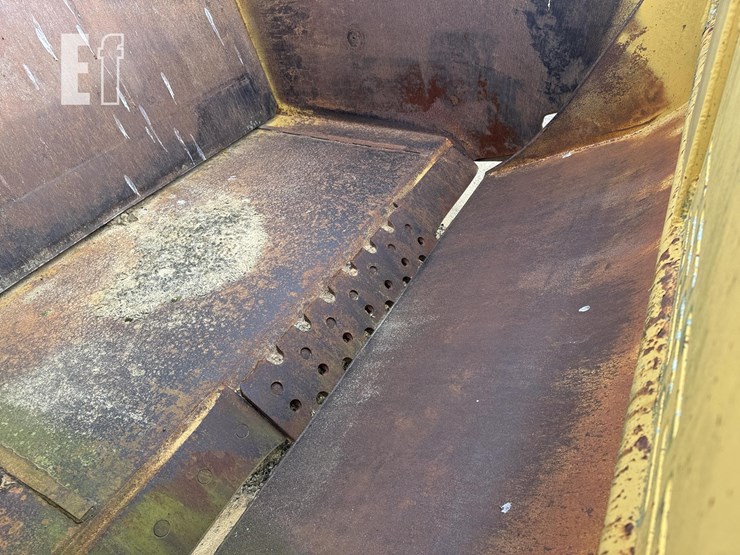 caterpillar-60-image-9