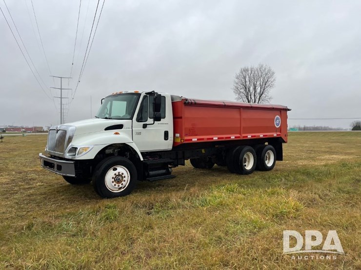 2004-international-7400-image-14