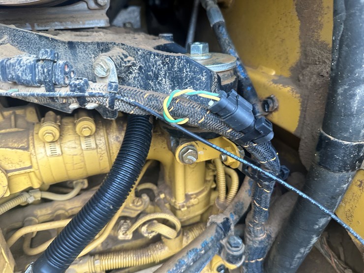 2022-caterpillar-140gc-awd-image-90