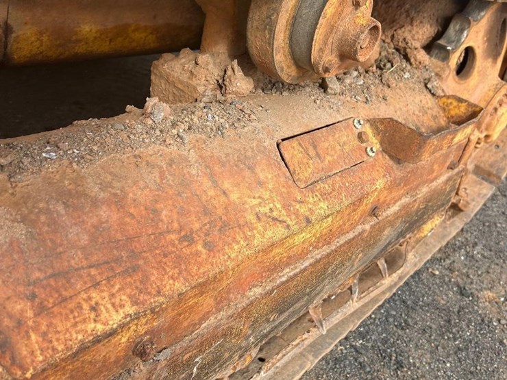 komatsu-d31s-16-image-12