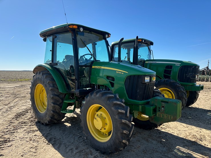 2011-john-deere-5095m-image-2