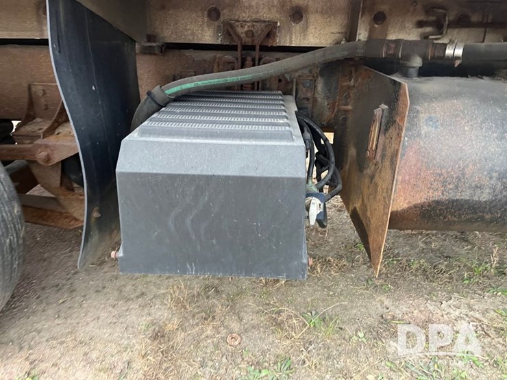 2005-international-7600-image-27