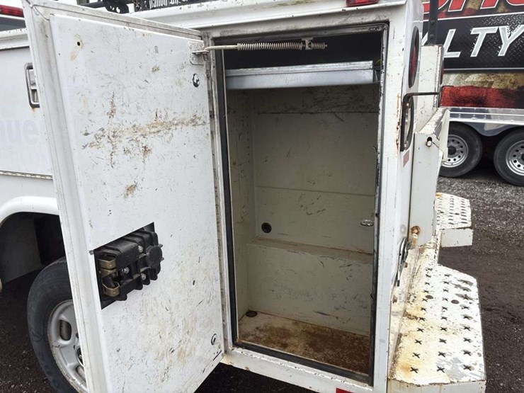 2014-chevrolet-2500-image-15