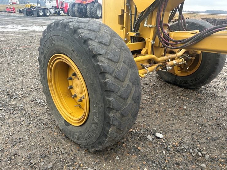 2022-caterpillar-140gc-awd-image-8